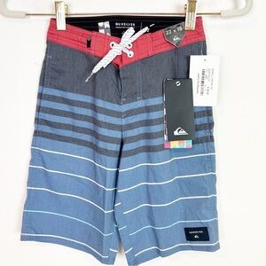 QUIKSILVER BLUE GRAY RED SWIM BEACH BOARD SHORTS MENS SZ 22x18 NEW